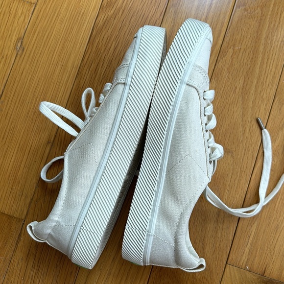 New Cariuma Off-White Canvas OCA LOW Sneakers Size 8.5M - Picture 2 of 11